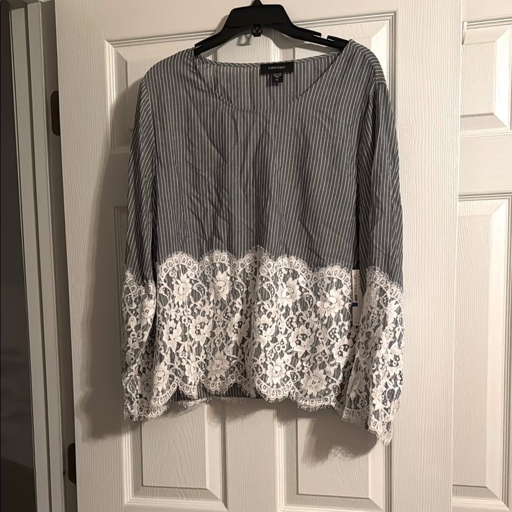 *NWT Striped Lace Trim Top - Gray and White. Size XL